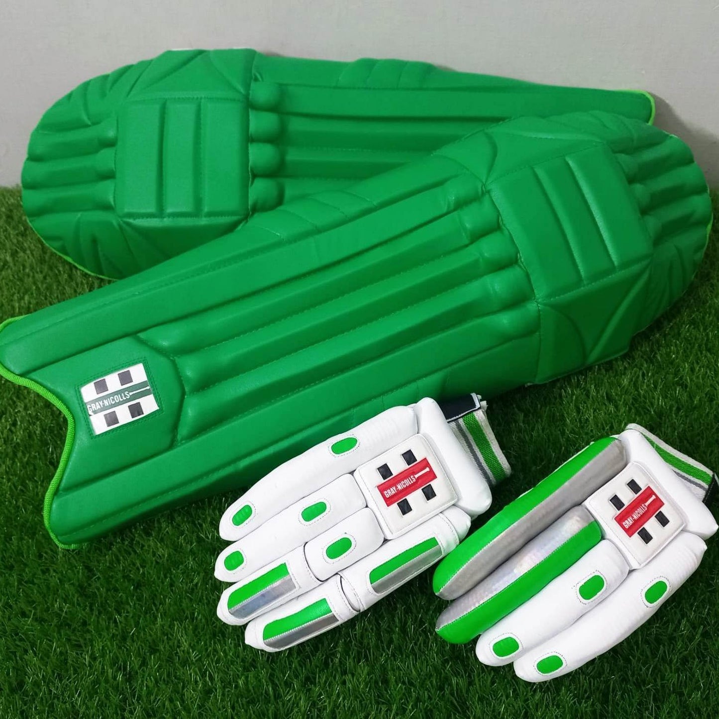 Gray Nicolls Elite Edition Professional Cricket Kit – Full Cricket Gear Set with English Willow Bat, Protective Pads, Gloves & Helmet